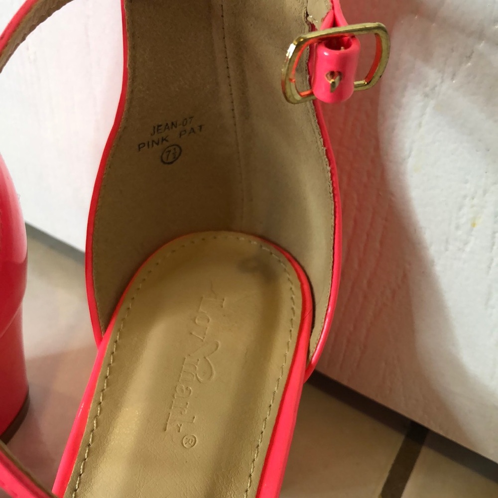 heels - Picture 3 of 4